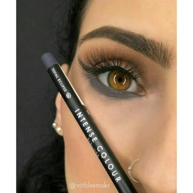 mua-intense-colour-eyeliner-total-eclipse (3)